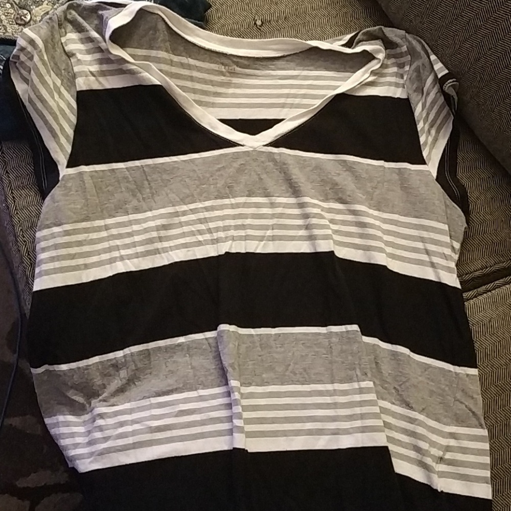 Grey/white/striped t-shirt